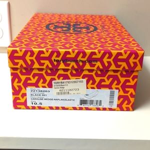 Tory Burch Caroline wedge size 10.5 black patent